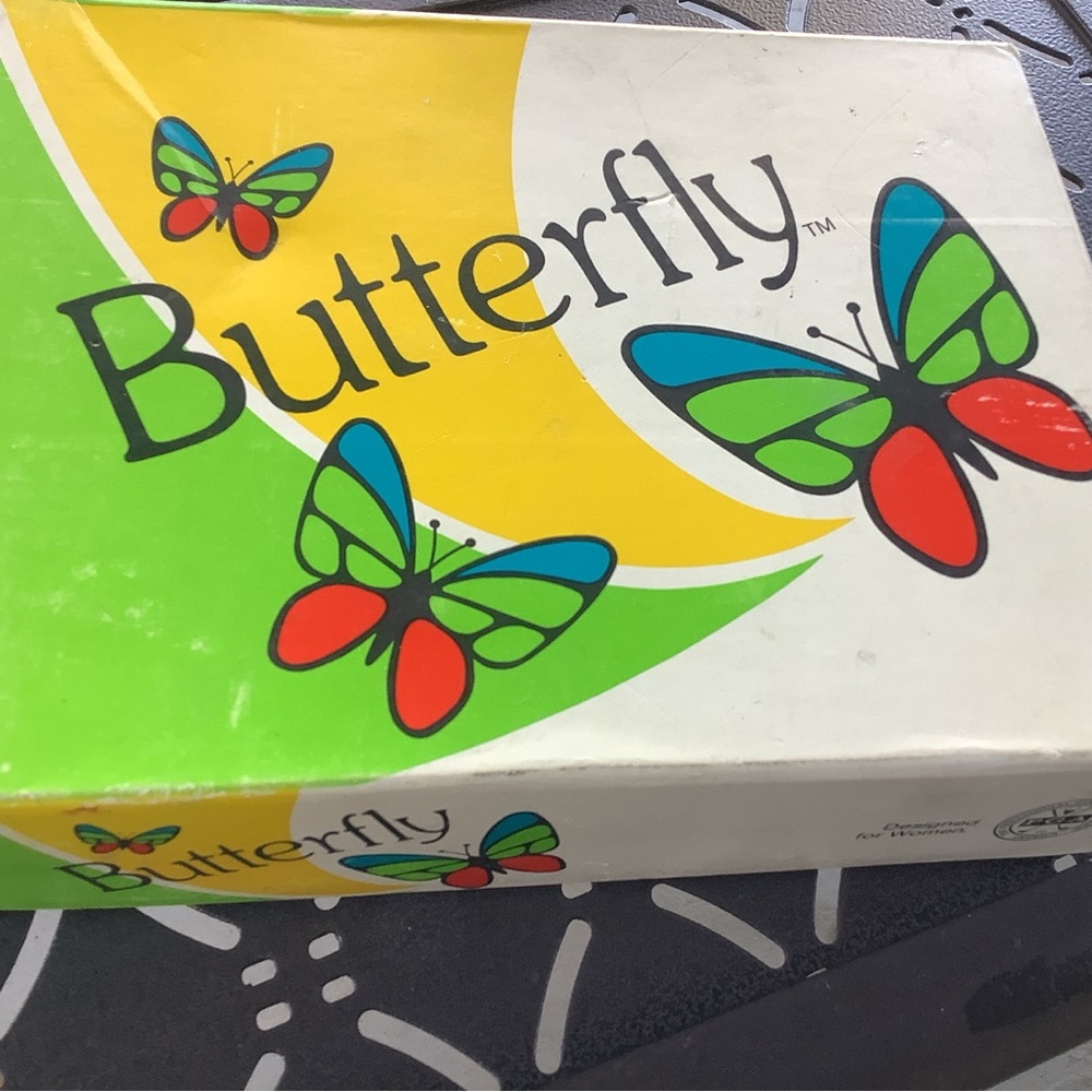 VTG Butterfly PGA Women Golf Balls Box of 4 Packs of 3 Surlyn white Ladies